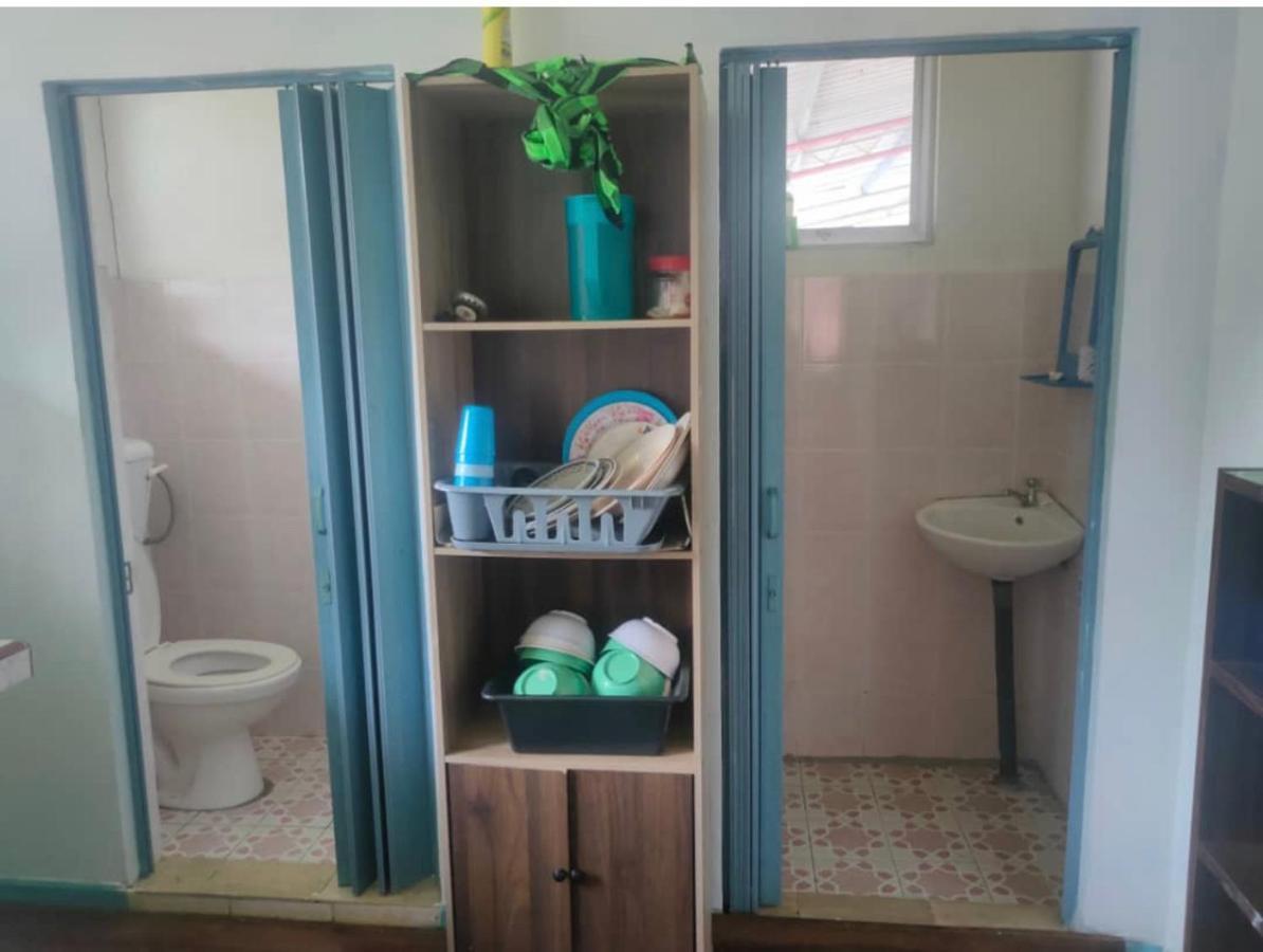 Mak Homestay Upstairs With 5 Bedrooms Kampong Kundassan المظهر الخارجي الصورة