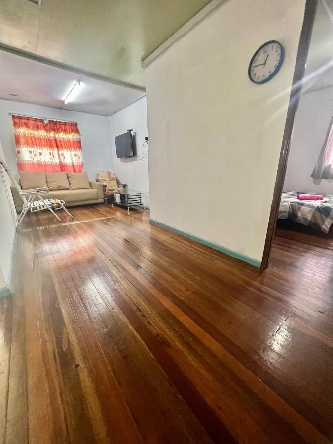 Mak Homestay Upstairs With 5 Bedrooms Kampong Kundassan المظهر الخارجي الصورة