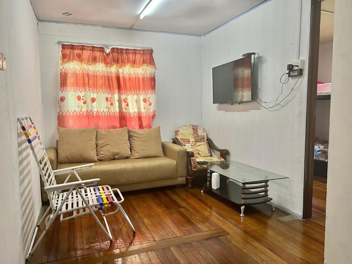 Mak Homestay Upstairs With 5 Bedrooms Kampong Kundassan المظهر الخارجي الصورة