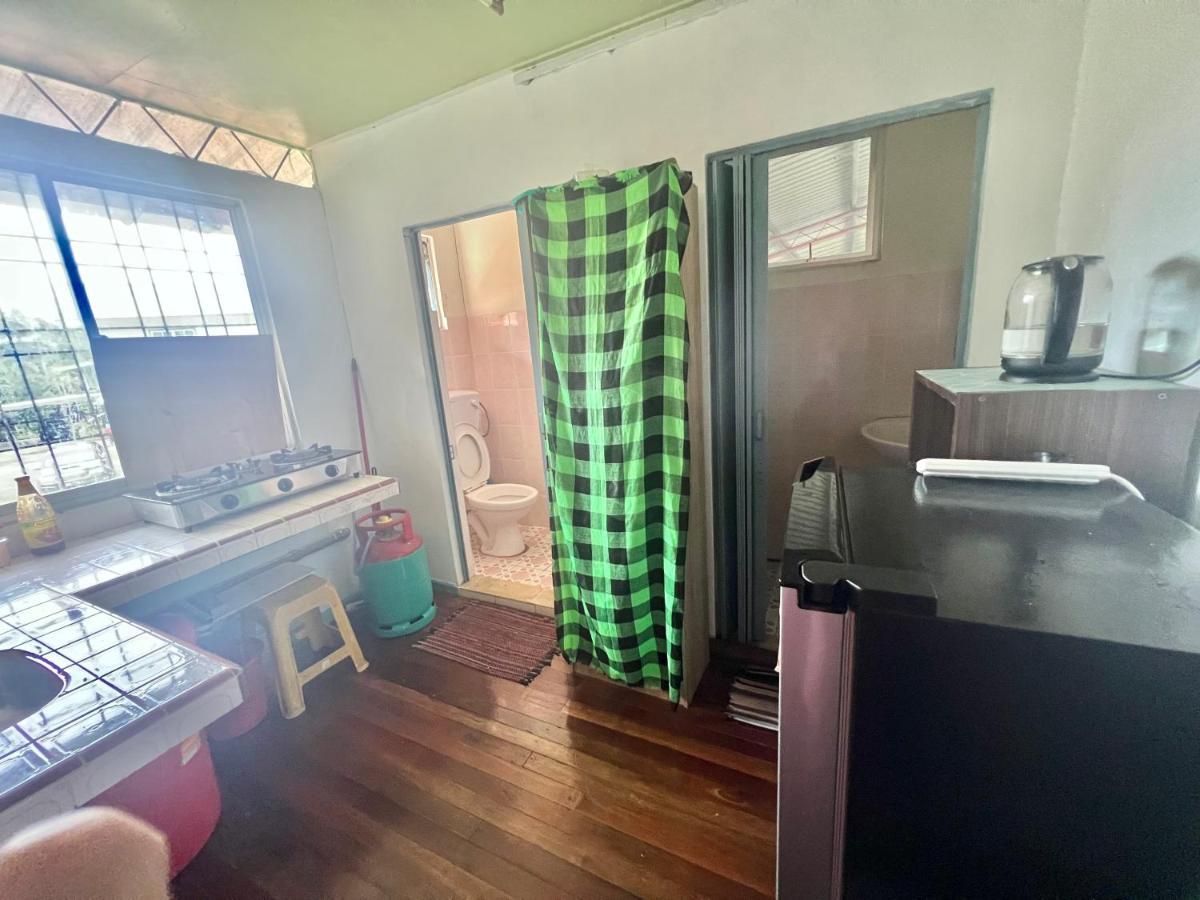 Mak Homestay Upstairs With 5 Bedrooms Kampong Kundassan المظهر الخارجي الصورة